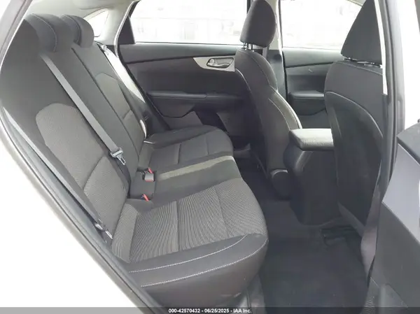 3KPF24AD8NE440088 2022 KIA FORTE - Image 8