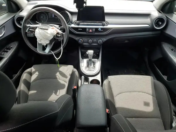 3KPF24AD8NE440768 2022 KIA FORTE - Image 8