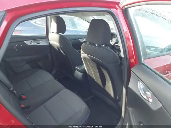 3KPF24AD8NE441757 2022 KIA FORTE - Image 8