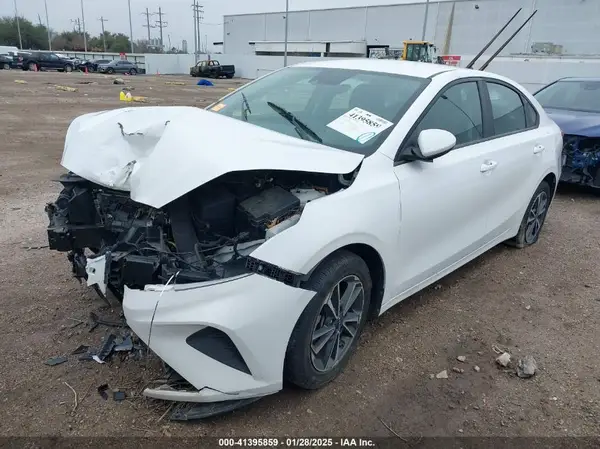 3KPF24AD8NE443671 2022 KIA FORTE - Image 2