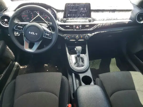 3KPF24AD8NE445548 2022 KIA FORTE - Image 8