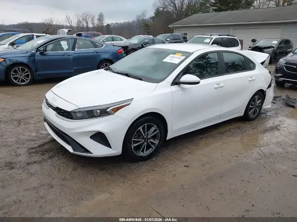 3KPF24AD8NE446568 2022 KIA FORTE - Image 2