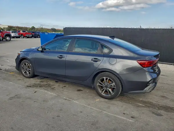 3KPF24AD8NE450863 2022 KIA FORTE - Image 2