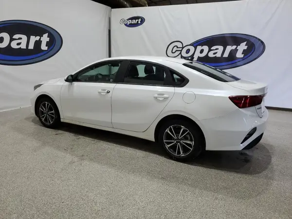 3KPF24AD8NE453052 2022 KIA FORTE - Image 2