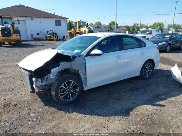 3KPF24AD8NE455481 2022 KIA FORTE - Image 2