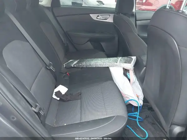 3KPF24AD8NE456775 2022 KIA FORTE - Image 8