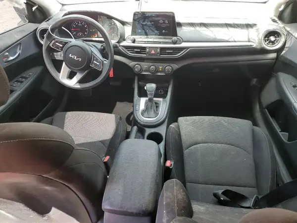 3KPF24AD8NE457392 2022 KIA FORTE - Image 8
