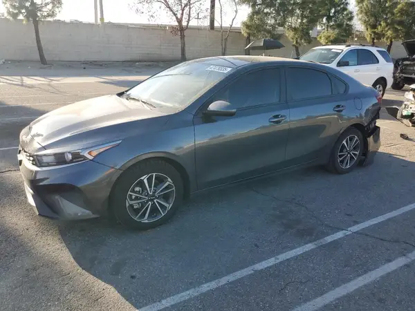 3KPF24AD8NE457490 2022 KIA FORTE - Image 1