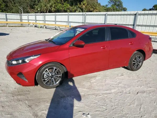 3KPF24AD8NE458753 2022 KIA FORTE - Image 1