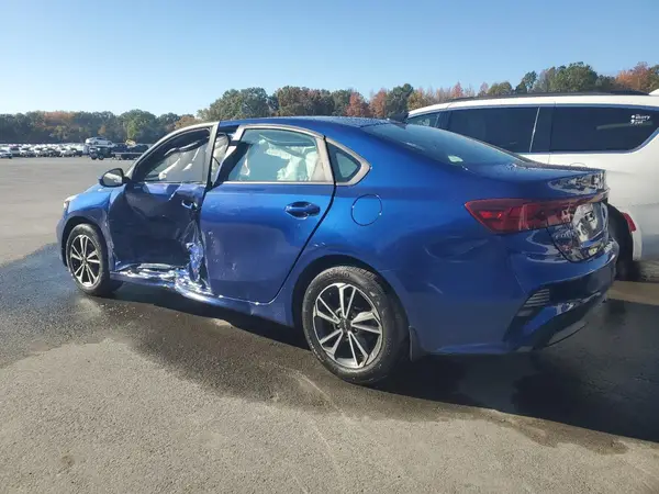 3KPF24AD8NE459062 2022 KIA FORTE - Image 2