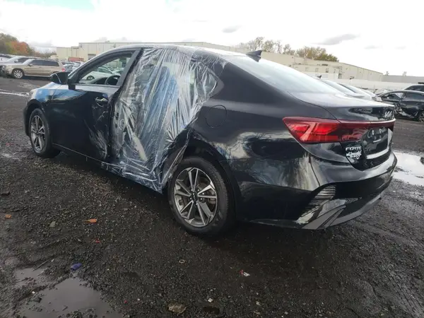 3KPF24AD8NE462060 2022 KIA FORTE - Image 2