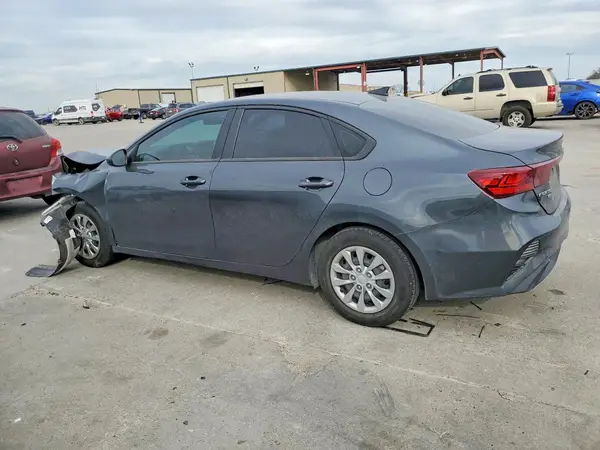 3KPF24AD8NE463161 2022 KIA FORTE - Image 2