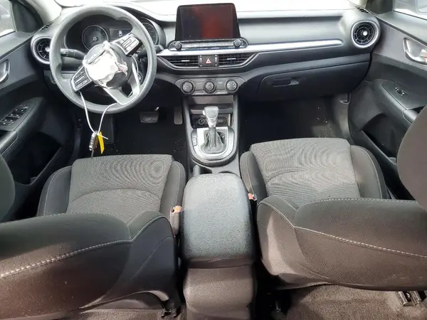 3KPF24AD8NE463161 2022 KIA FORTE - Image 8