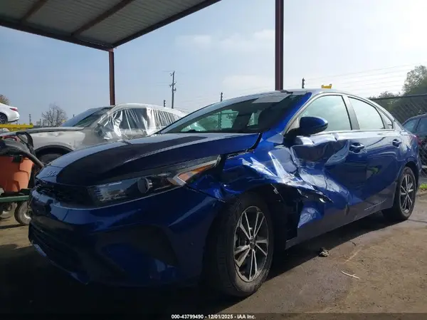 3KPF24AD8NE463449 2022 KIA FORTE - Image 2