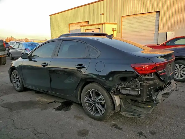 3KPF24AD8NE464004 2022 KIA FORTE - Image 2
