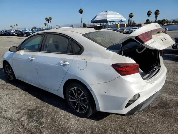 3KPF24AD8NE464584 2022 KIA FORTE - Image 2