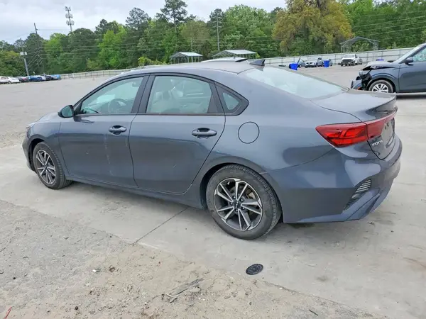 3KPF24AD8NE464889 2022 KIA FORTE - Image 2