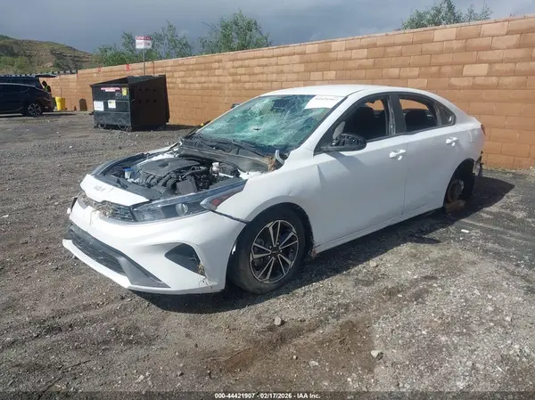 3KPF24AD8NE465623 2022 KIA FORTE - Image 2