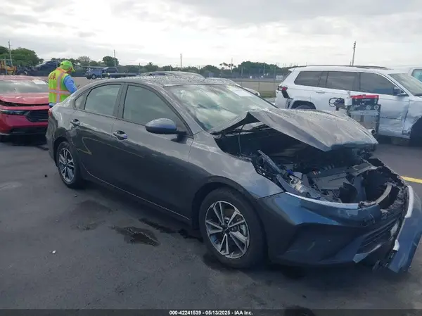 3KPF24AD8NE466657 2022 KIA FORTE - Image 1