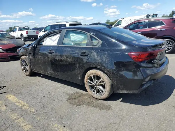 3KPF24AD8NE466951 2022 KIA FORTE - Image 2