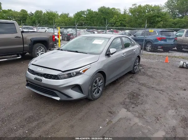 3KPF24AD8NE468263 2022 KIA FORTE - Image 2