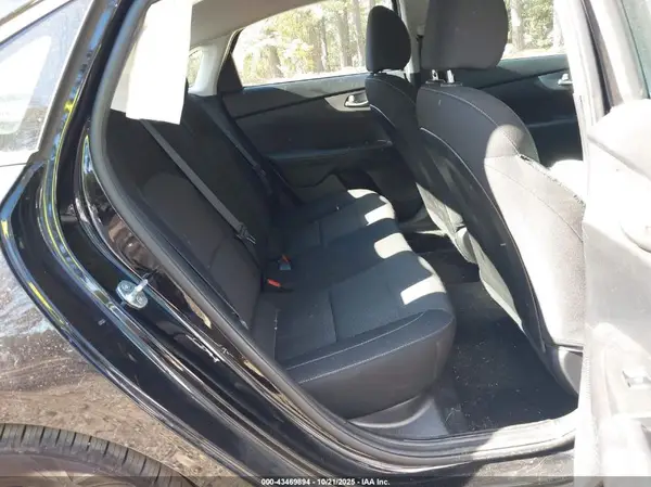 3KPF24AD8NE471227 2022 KIA FORTE - Image 8