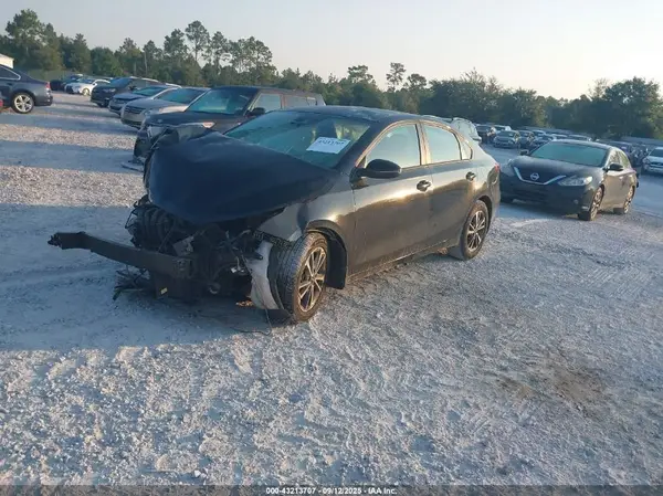 3KPF24AD8NE472801 2022 KIA FORTE - Image 2