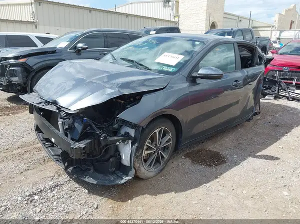 3KPF24AD8NE475357 2022 KIA FORTE - Image 2