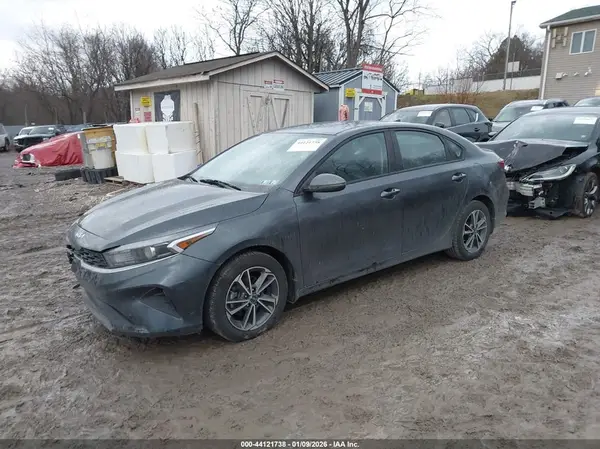 3KPF24AD8NE476427 2022 KIA FORTE - Image 2