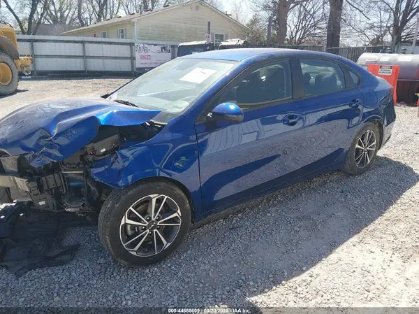 3KPF24AD8NE476704 2022 KIA FORTE - Image 2