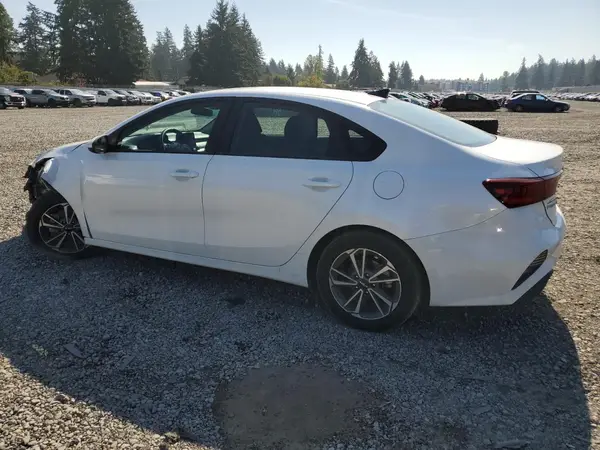 3KPF24AD8NE479277 2022 KIA FORTE - Image 2