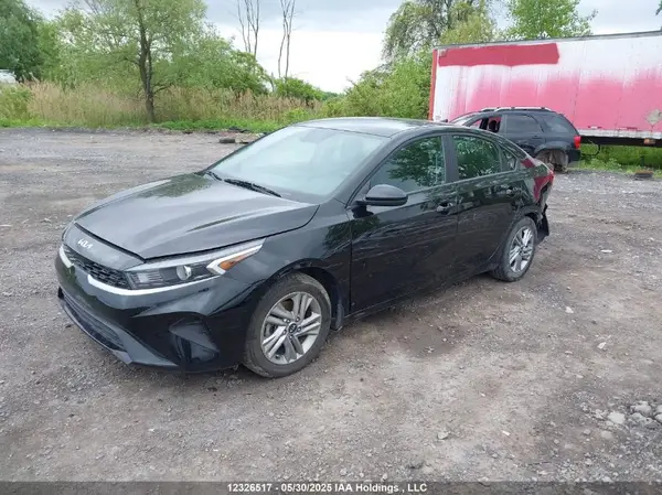 3KPF24AD8NE480154 2022 KIA FORTE - Image 2