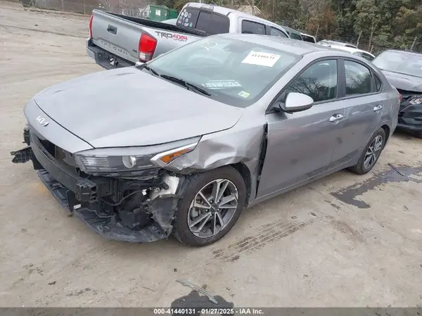 3KPF24AD8NE481952 2022 KIA FORTE - Image 2