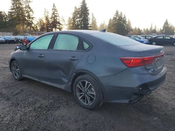 3KPF24AD8NE482034 2022 KIA FORTE - Image 2