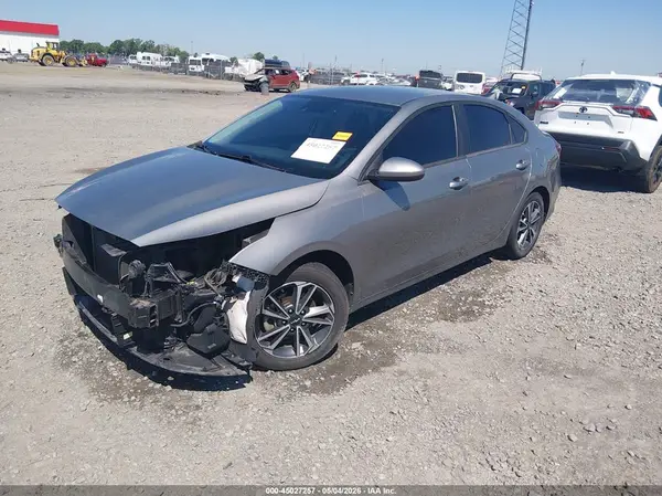 3KPF24AD8NE482079 2022 KIA FORTE - Image 2