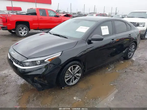 3KPF24AD8NE482387 2022 KIA FORTE - Image 2