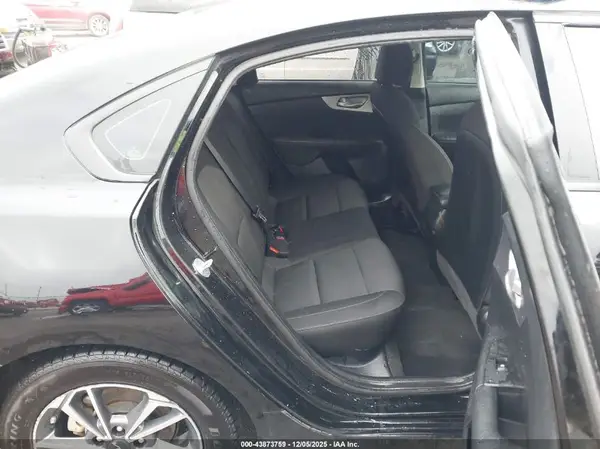 3KPF24AD8NE482387 2022 KIA FORTE - Image 8