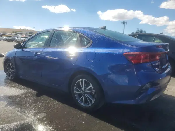 3KPF24AD8NE482907 2022 KIA FORTE - Image 2