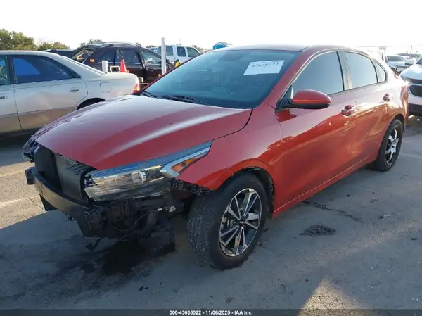 3KPF24AD8NE490229 2022 KIA FORTE - Image 2