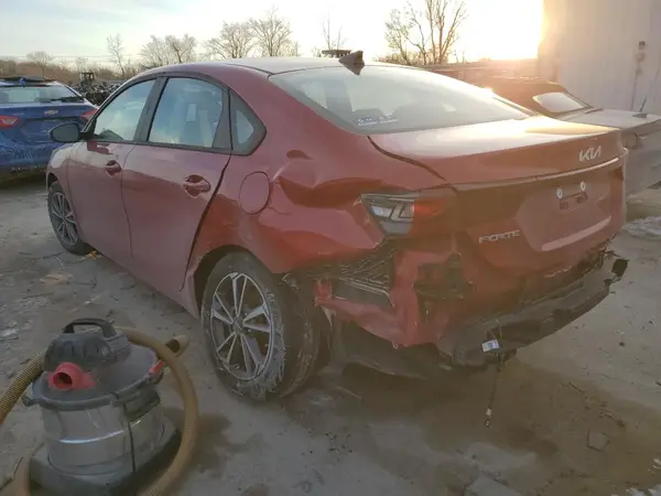 3KPF24AD8NE492823 2022 KIA FORTE - Image 2