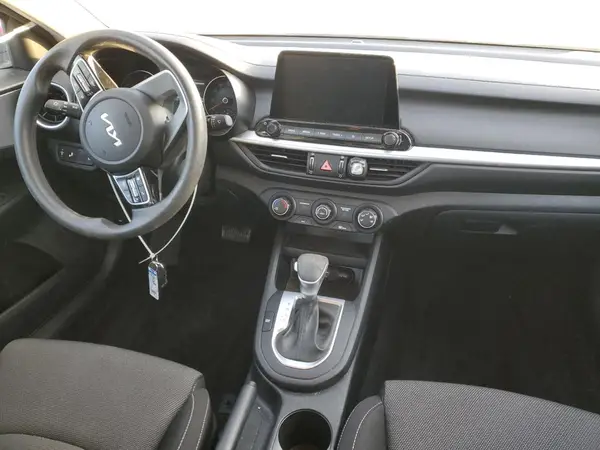 3KPF24AD8NE492823 2022 KIA FORTE - Image 8