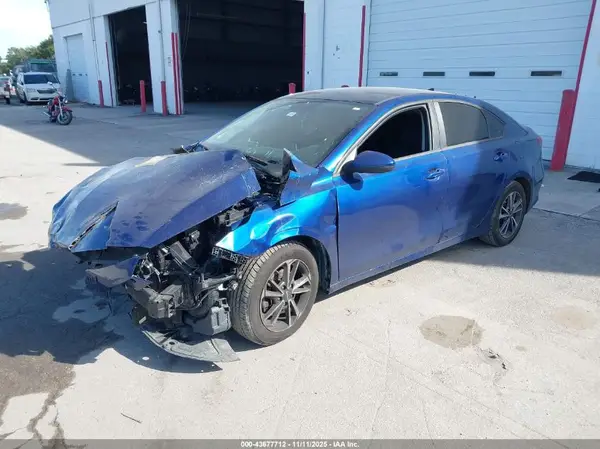 3KPF24AD8NE493938 2022 KIA FORTE - Image 2