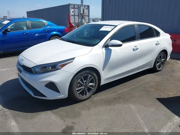 3KPF24AD8NE494460 2022 KIA FORTE - Image 2