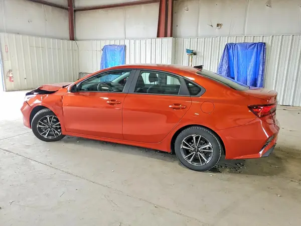 3KPF24AD8NE494958 2022 KIA FORTE - Image 2