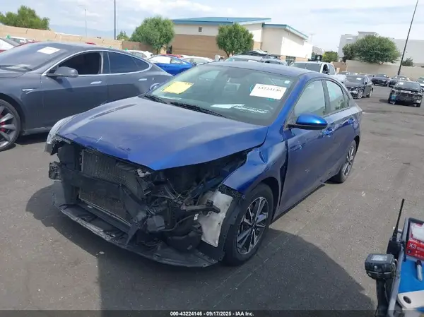 3KPF24AD8NE496161 2022 KIA FORTE - Image 2