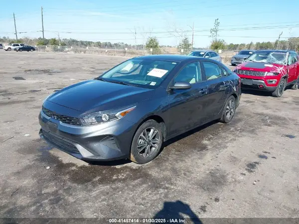 3KPF24AD8NE496256 2022 KIA FORTE - Image 2