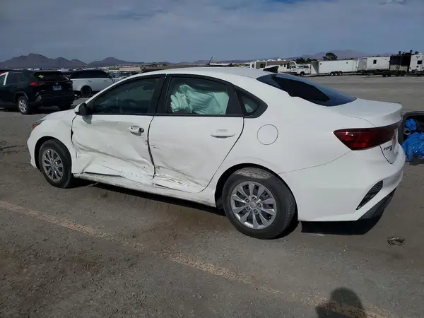 3KPF24AD8NE498234 2022 KIA FORTE - Image 2