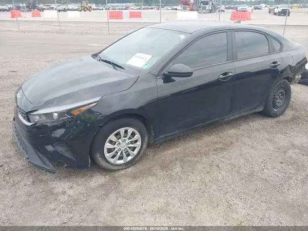 3KPF24AD8NE499402 2022 KIA FORTE - Image 2
