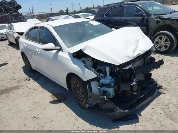 3KPF24AD8NE499531 2022 KIA FORTE - Image 1