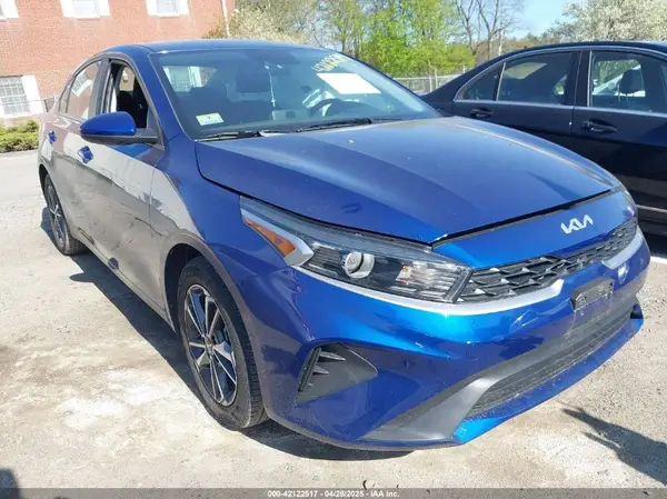 3KPF24AD8NE499626 2022 KIA FORTE - Image 1